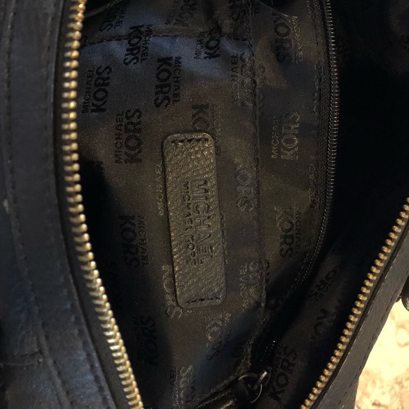 🔺SOLD🔸Michael Kors Black Purse🔸 - Picture 6 of 6